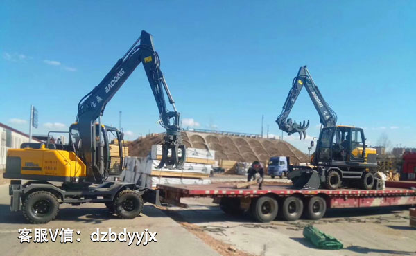 市場上的輪式抓木機.jpg 市場上的輪式抓木機.jpg