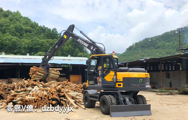 輪式抓木機抓木操作.jpg 輪式抓木機抓木操作.jpg