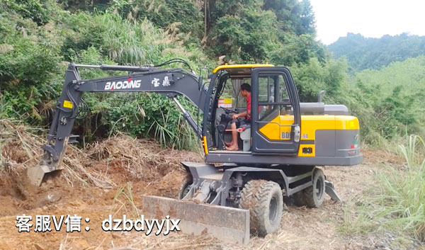 寶鼎95輪式挖掘機.jpg 寶鼎95輪式挖掘機.jpg