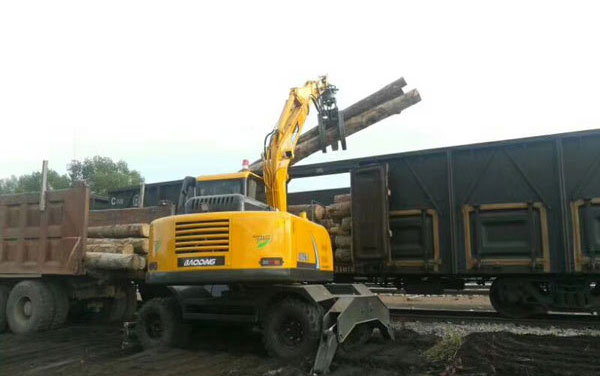 挖掘機抓木機輪式車型.jpg 挖掘機抓木機輪式車型.jpg