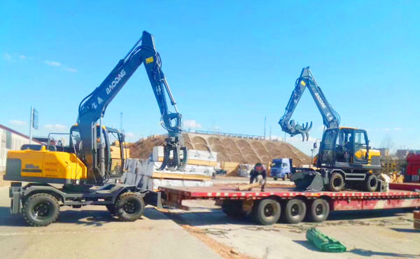 寶鼎95挖掘機(jī)抓木機(jī).jpg 寶鼎95挖掘機(jī)抓木機(jī).jpg