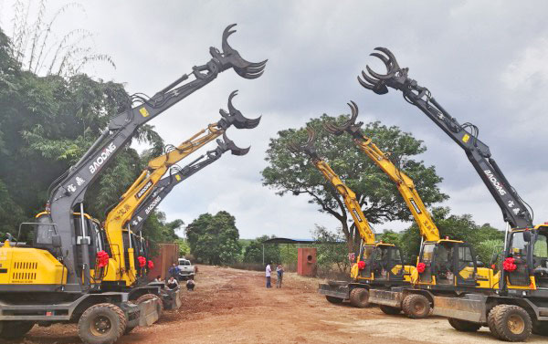 寶鼎95抓木機車型.jpg 寶鼎95抓木機車型.jpg