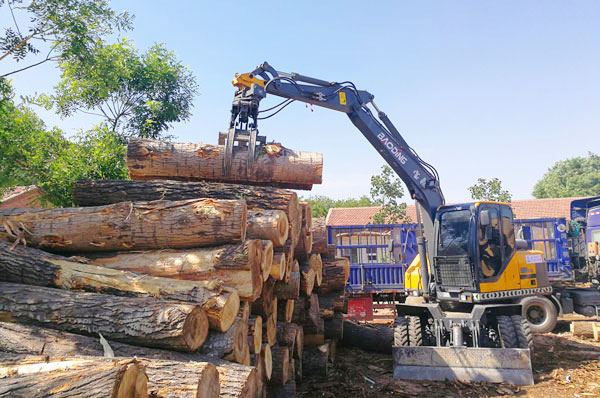 寶鼎抓木機.jpg 寶鼎抓木機.jpg