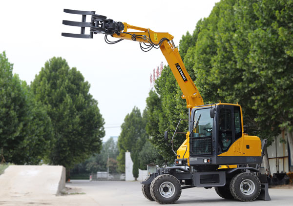 寶鼎80輪胎式挖掘機.jpg 寶鼎80輪胎式挖掘機.jpg