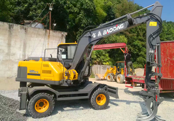 寶鼎挖掘機(jī)抓木機(jī).jpg 寶鼎挖掘機(jī)抓木機(jī).jpg