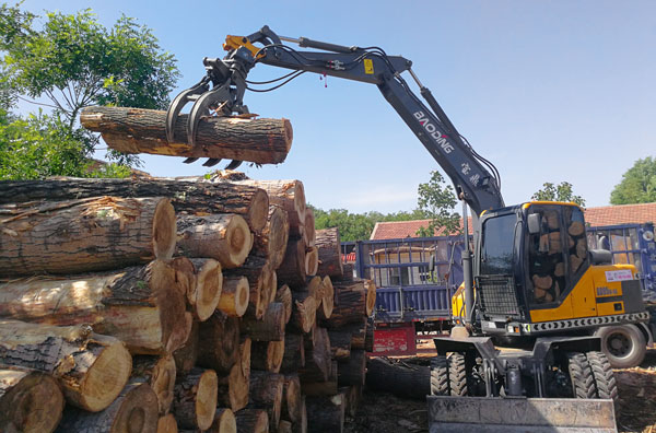 95抓木機(jī).jpg 95抓木機(jī).jpg