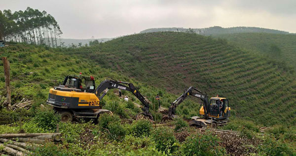 寶鼎抓木機(jī)95車型.jpg 寶鼎抓木機(jī)95車型.jpg