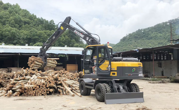 輪式抓木機(jī)95車(chē)型.jpg