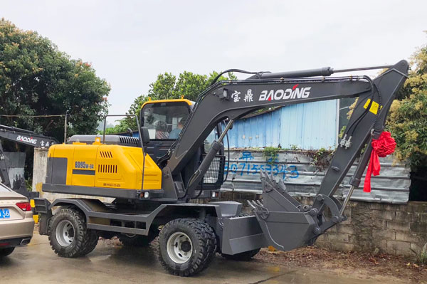 95輪式挖掘機.jpg 95輪式挖掘機.jpg