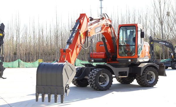 寶鼎150輪式挖掘機.jpg 寶鼎150輪式挖掘機.jpg