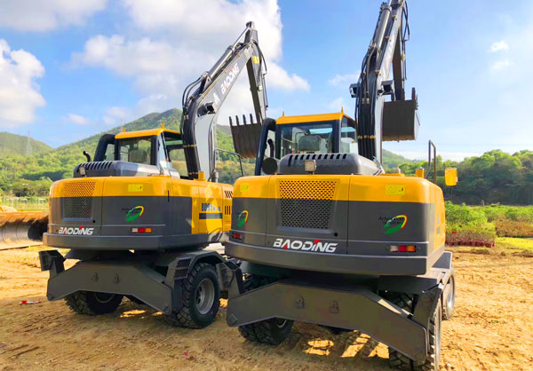 寶鼎95小型輪式挖掘機.jpg 寶鼎95小型輪式挖掘機.jpg