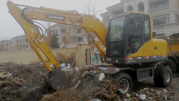 寶鼎輪式小型挖掘機.jpg 寶鼎輪式小型挖掘機.jpg