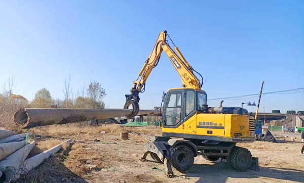 寶鼎95抓木機車型.jpg 寶鼎95抓木機車型.jpg