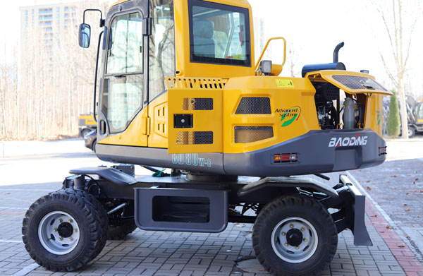 寶鼎四代80輪式挖掘機.jpg 寶鼎四代80輪式挖掘機.jpg