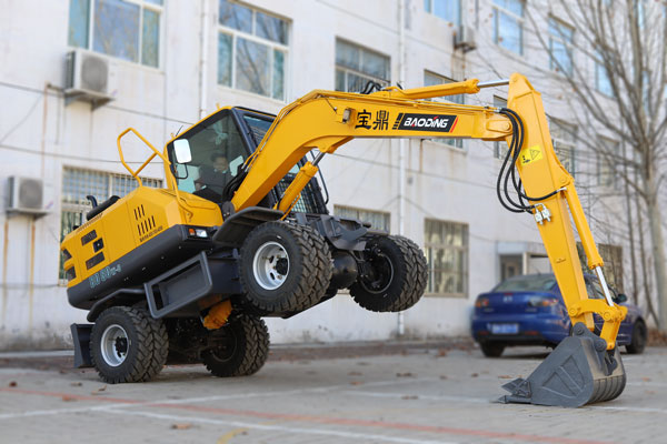 寶鼎國(guó)產(chǎn)輪式挖掘機(jī)80車型.jpg 寶鼎國(guó)產(chǎn)輪式挖掘機(jī)80車型.jpg