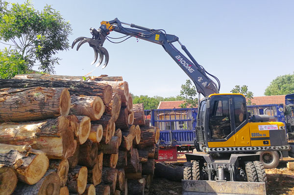 寶鼎95輪式挖掘機抓木機.jpg 寶鼎95輪式挖掘機抓木機.jpg