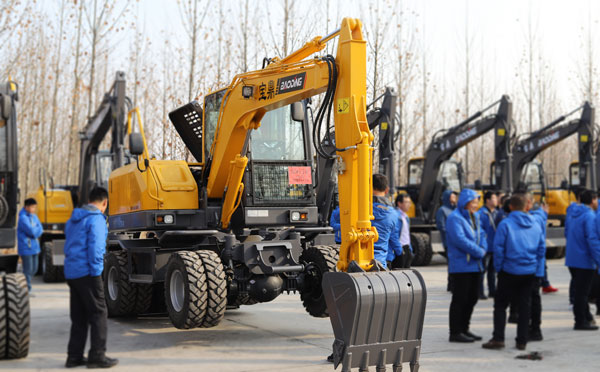 寶鼎輪式挖掘機廠家.jpg 寶鼎輪式挖掘機廠家.jpg