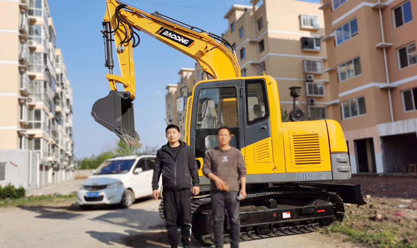 寶鼎挖掘機(jī)廠家用戶.jpg 寶鼎挖掘機(jī)廠家用戶.jpg