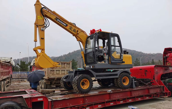 邢臺地區(qū)寶鼎輪式挖掘機(jī).jpg 邢臺地區(qū)寶鼎輪式挖掘機(jī).jpg