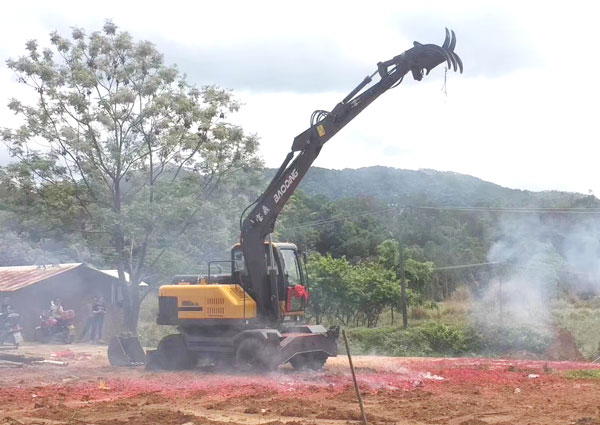 寶鼎抓木機95車型.jpg 寶鼎抓木機95車型.jpg