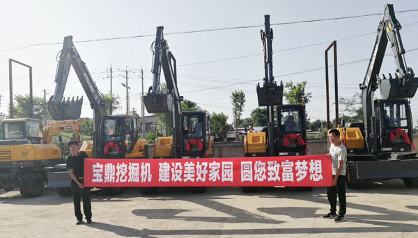 寶鼎輪式挖掘機抓木機致富貴州.jpg 寶鼎輪式挖掘機抓木機致富貴州.jpg