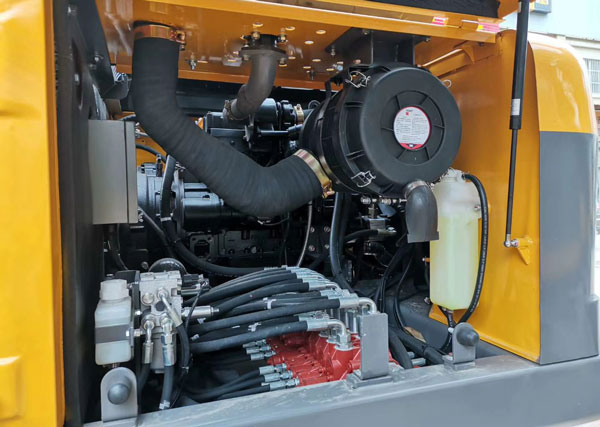 寶鼎抓木機液壓系統.jpg 寶鼎抓木機液壓系統.jpg