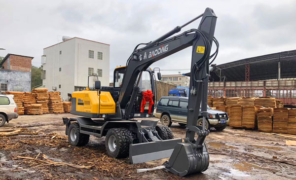 多功能95輪式挖掘機.jpg 多功能95輪式挖掘機.jpg