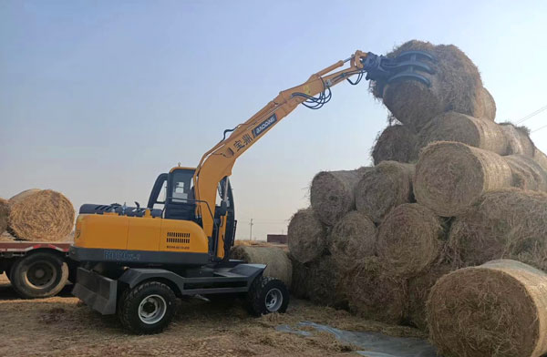 多功能輪式挖掘機.jpg 多功能輪式挖掘機.jpg