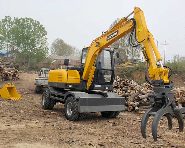 寶鼎95抓木機車型.jpg 寶鼎95抓木機車型.jpg