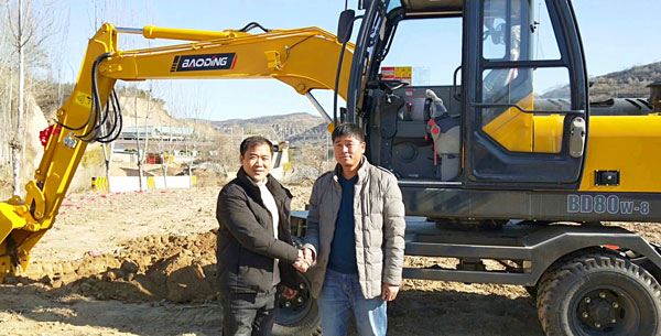 寶鼎輪式挖掘機用戶.jpg 寶鼎輪式挖掘機用戶.jpg