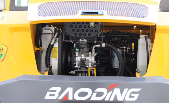 抓木機發動機艙 抓木機發動機艙