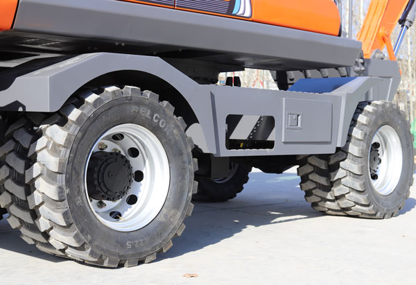 寶鼎150輪式挖掘機車型.jpg 寶鼎150輪式挖掘機車型.jpg