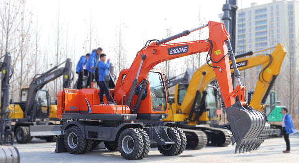 寶鼎輪式挖掘機150車型.jpg