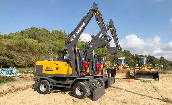 寶鼎輪式挖掘機.jpg 寶鼎輪式挖掘機.jpg