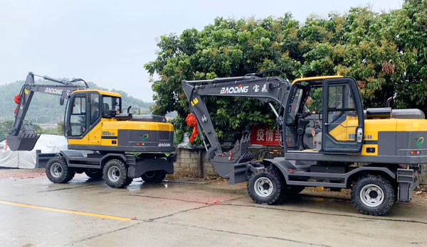 寶鼎95輪式挖掘機(jī).jpg 寶鼎95輪式挖掘機(jī).jpg