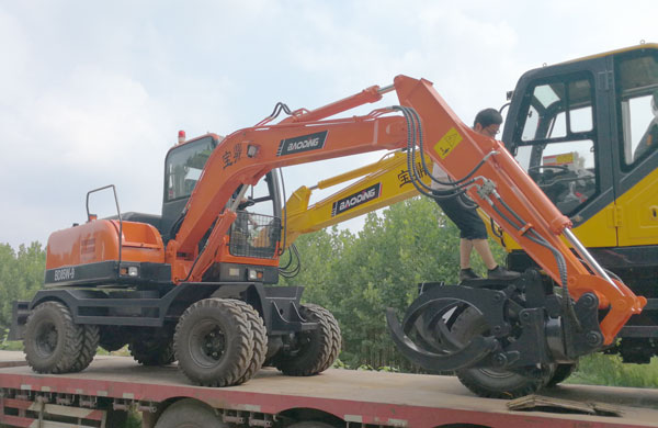 寶鼎輪式挖掘機(jī).jpg 寶鼎輪式挖掘機(jī).jpg