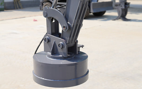 輪式挖掘機抓鐵機電磁盤.jpg 輪式挖掘機抓鐵機電磁盤.jpg