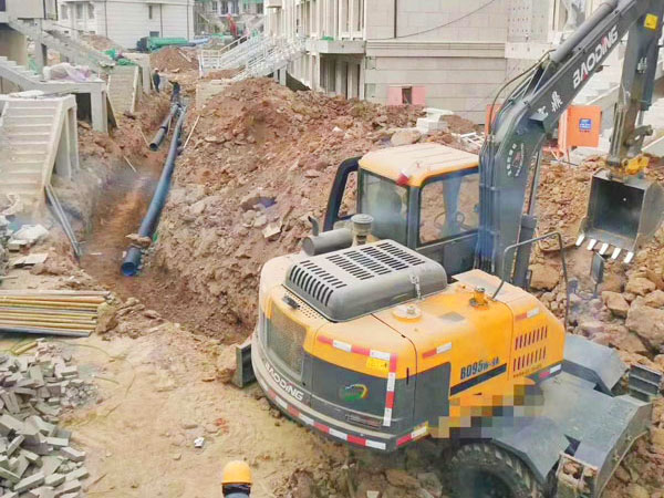 寶鼎輪式挖掘機 .jpg 寶鼎輪式挖掘機 .jpg