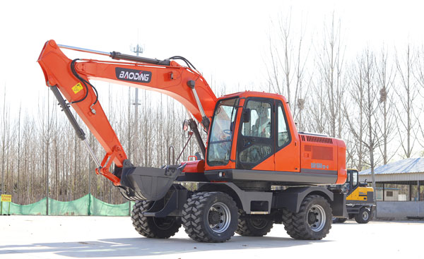 寶鼎150輪式挖掘機.jpg 寶鼎150輪式挖掘機.jpg