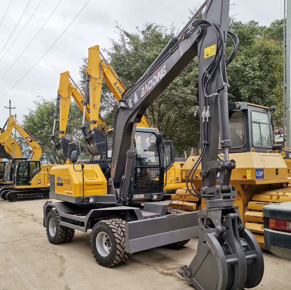 寶鼎95輪式挖掘機.jpg 寶鼎95輪式挖掘機.jpg