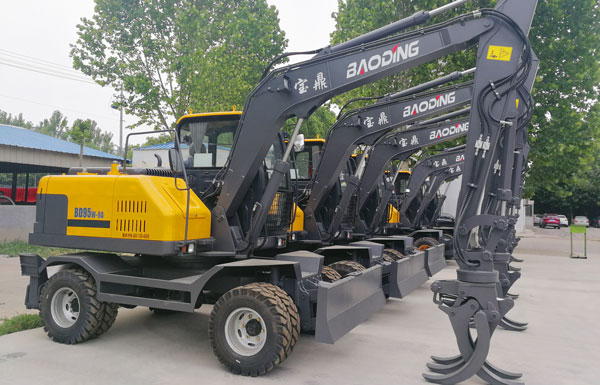 寶鼎多功能輪式挖掘機.jpg 寶鼎多功能輪式挖掘機.jpg