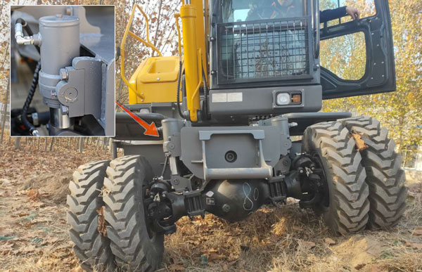 寶鼎輪式挖掘機穩若磐石.jpg 寶鼎輪式挖掘機穩若磐石.jpg