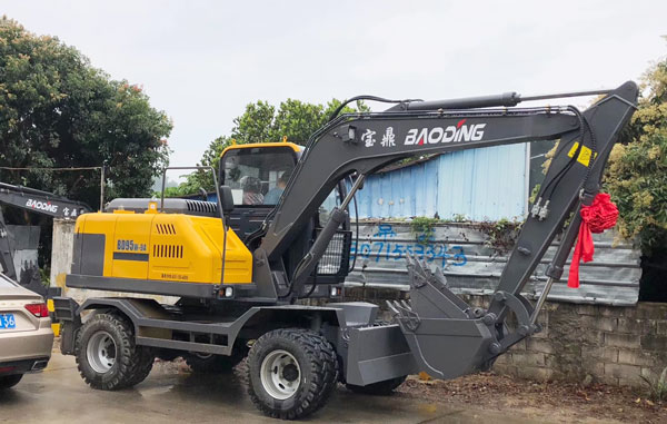 寶鼎95輪式挖掘機.jpg 寶鼎95輪式挖掘機.jpg