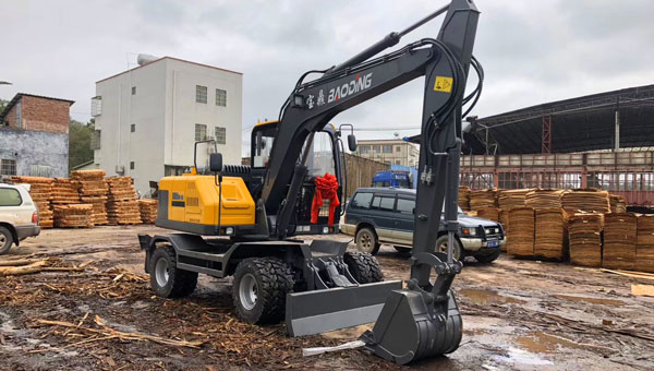 寶鼎輪式挖掘機