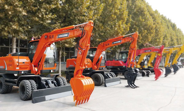 寶鼎輪式挖掘機.jpg 寶鼎輪式挖掘機.jpg