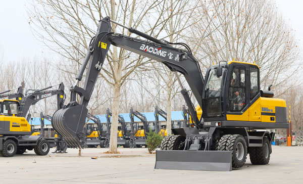 95輪式挖掘機.jpg 95輪式挖掘機.jpg