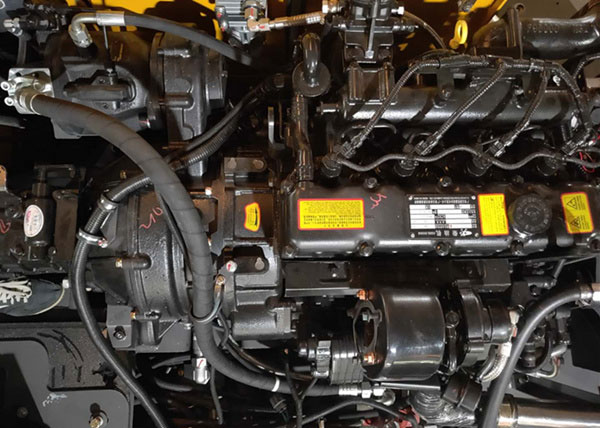 寶鼎80輪式挖掘機發動機.jpg 寶鼎80輪式挖掘機發動機.jpg