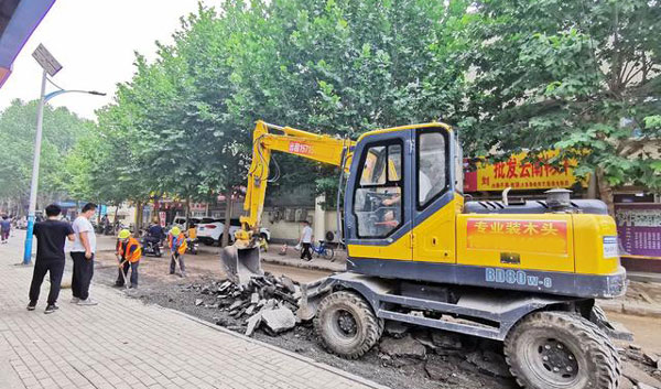 寶鼎80輪式挖掘機.jpg 寶鼎80輪式挖掘機.jpg