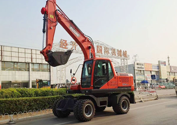 寶鼎150輪式挖掘機.jpg 寶鼎150輪式挖掘機.jpg