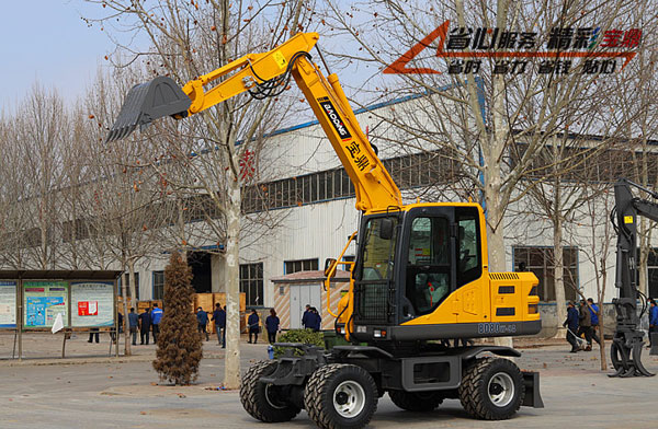 寶鼎輪式挖掘機(jī)廠家.jpg 寶鼎輪式挖掘機(jī)廠家.jpg
